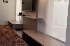 Painel e Rack para sala de estar em MPF produzido por Marcenaria Brás