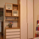 Armário Quarto Solteiro com cômoda planejado em MDF produzido por Marcenaria Brás