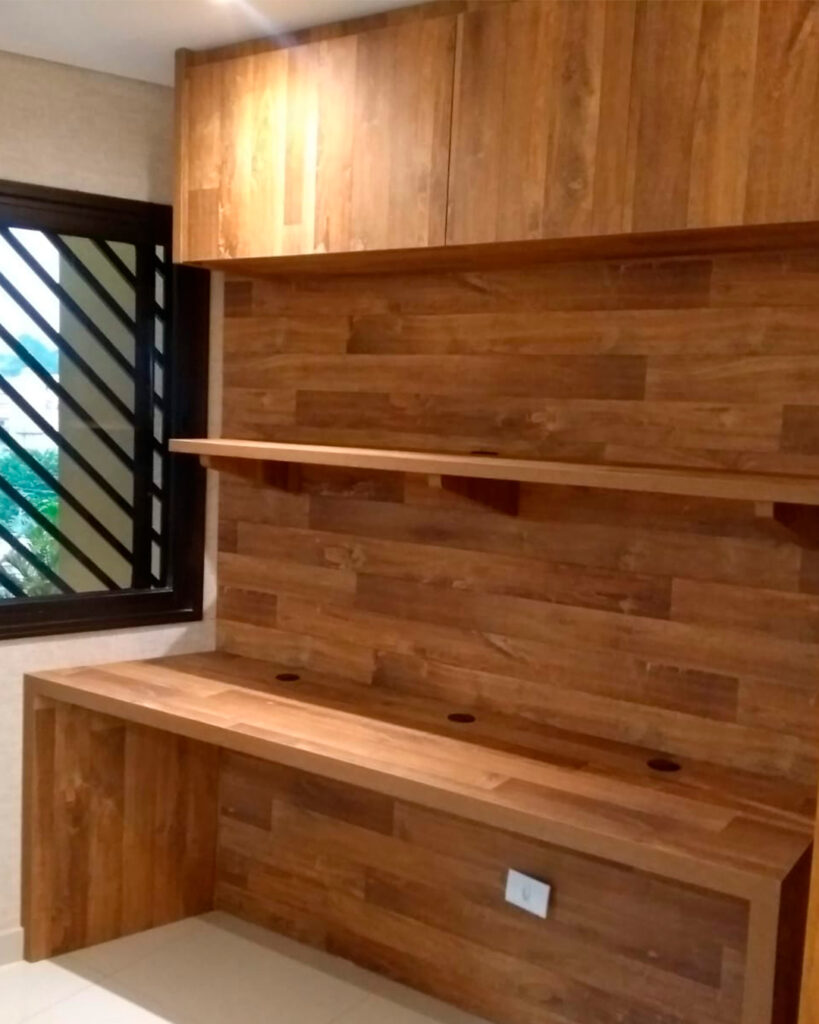 Home Office em Madeira Maciça