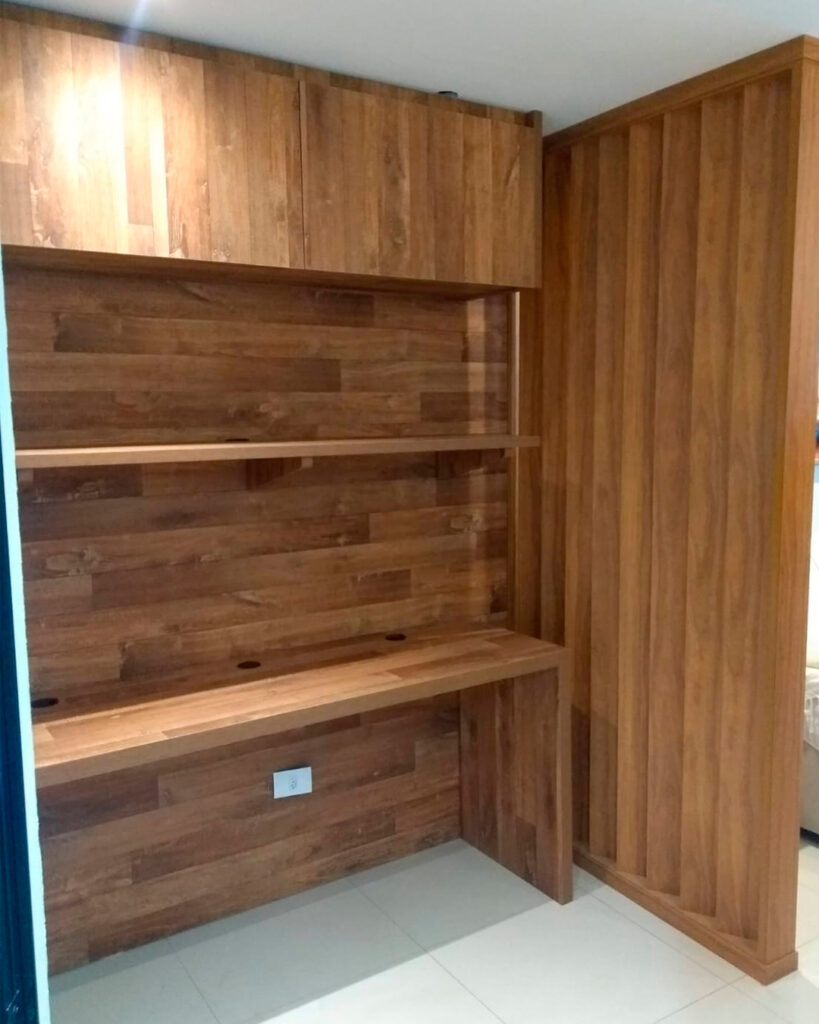 Home Office em Madeira Maciça