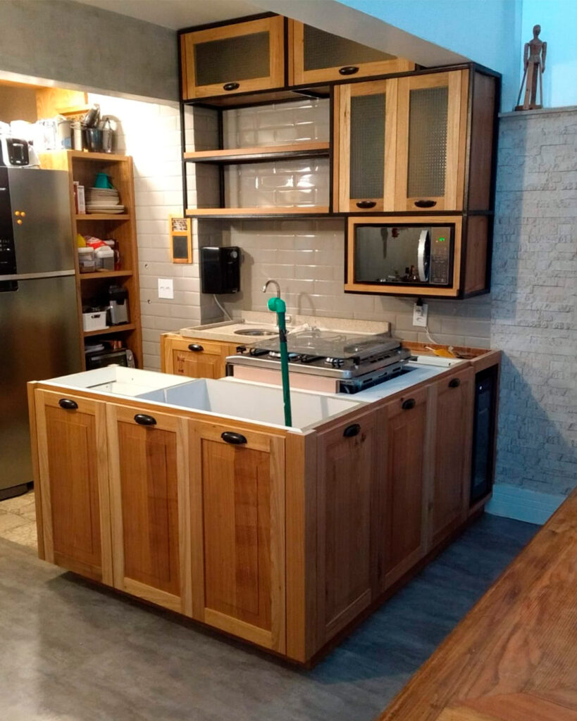 Cozinha em Madeira Maciça