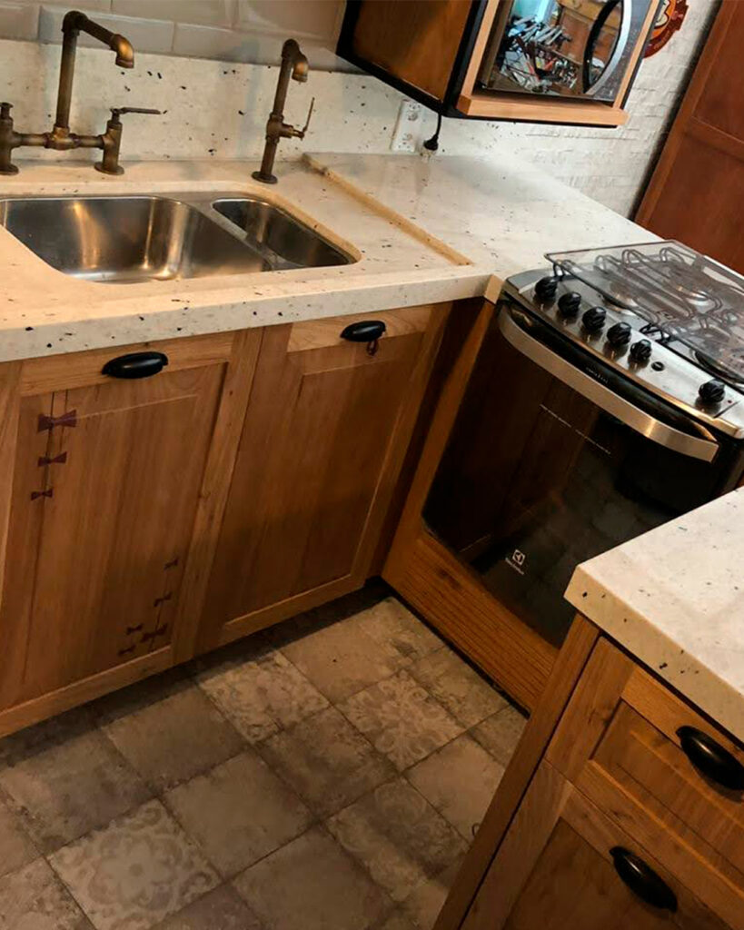 Cozinha em Madeira Maciça