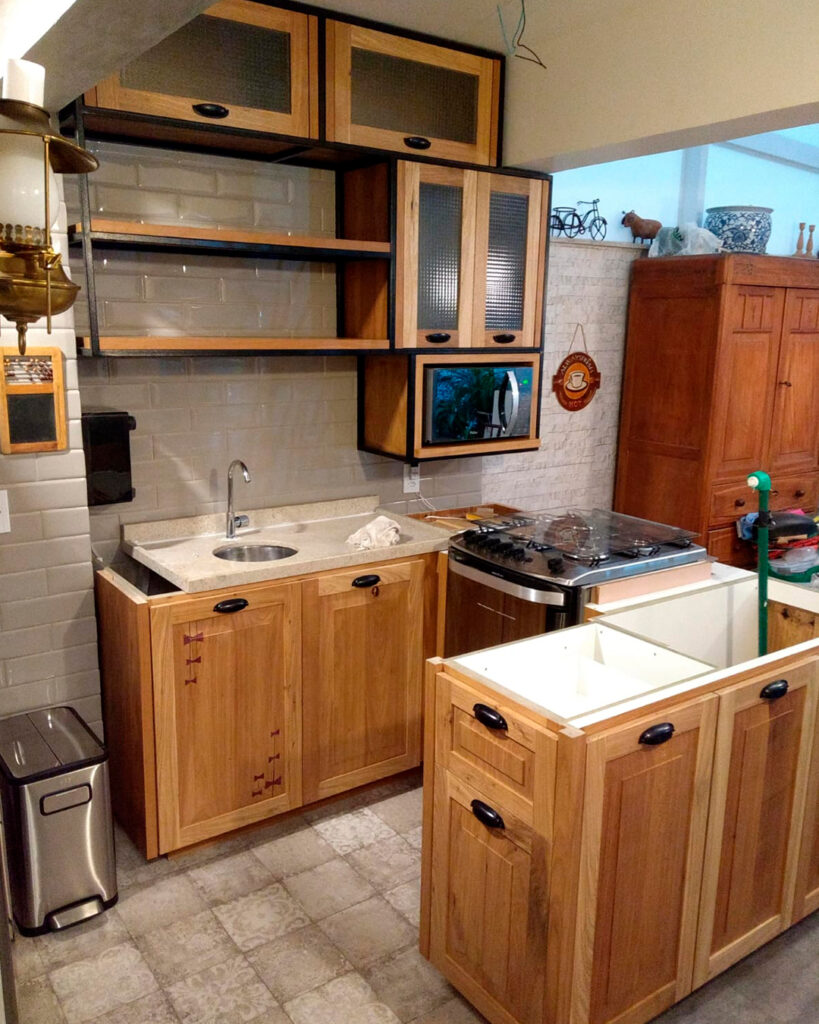 Cozinha em Madeira Maciça